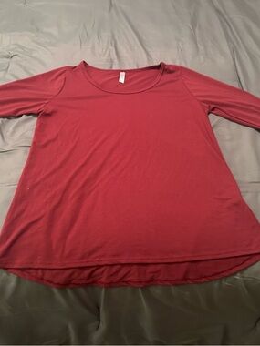 Women's Soft Scoop Neck 3/4 Sleeve Top in Burgundy